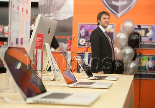 Открытие первого розничного магазина Apple Shop в Москве-5